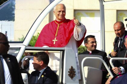 papa:-estou-na-africa-para-encorajar-catolicos,-nao-debater-com-trump