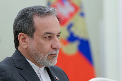 ira-apresenta-proposta-aos-eua-para-reabrir-ormuz-e-encerrar-a-guerra,-diz-axios