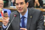 hugo-motta-indica-leo-prates-como-novo-relator-do-fim-da-escala-6×1