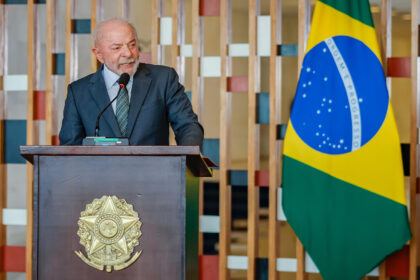 aprovacao-de-lula-chega-a-49,6%-e-supera-desaprovacao,-aponta-pesquisa